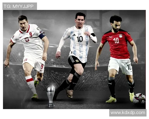 足球巨星赛后解外套瞬间引全场关注展现潇洒风度与个人魅力